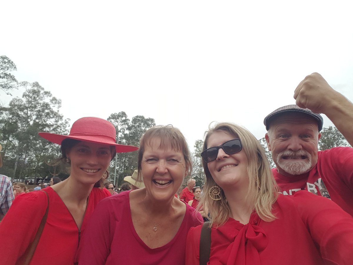 Laura Jones tweet media