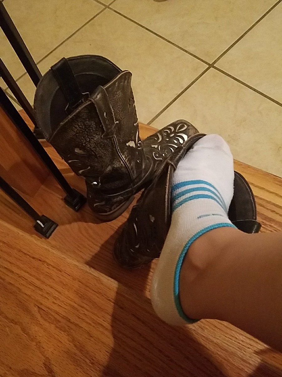 QFinDomme's tweet photo. Stinky, sweaty feet from a night out in boots. What would you give for a whiff? #feet #footfetish #footworship @rt_feet @RTP1G @rtfeet https://t.co/U9zBWhL3hQ