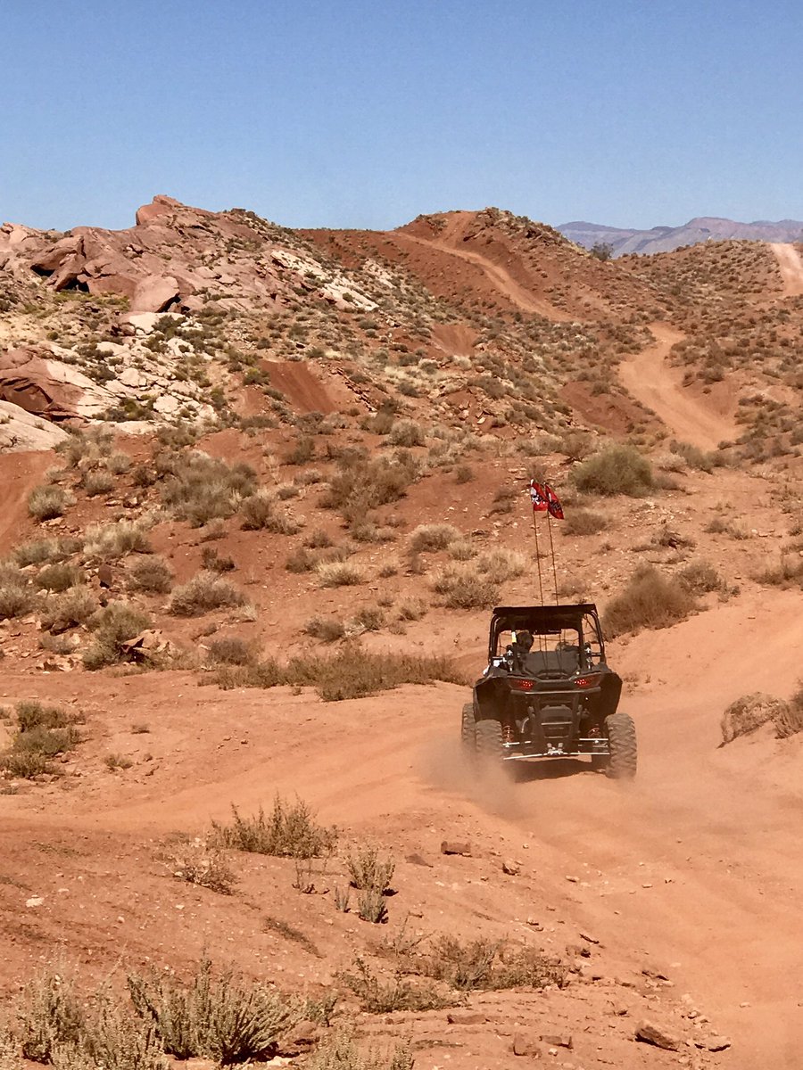 MelanieBehunin1's tweet photo. Great riding at Sand Hollow @VisitUtah @HurricaneCityUt #UtahSP60 #Diamondsofutah https://t.co/1HbVqR6HFn