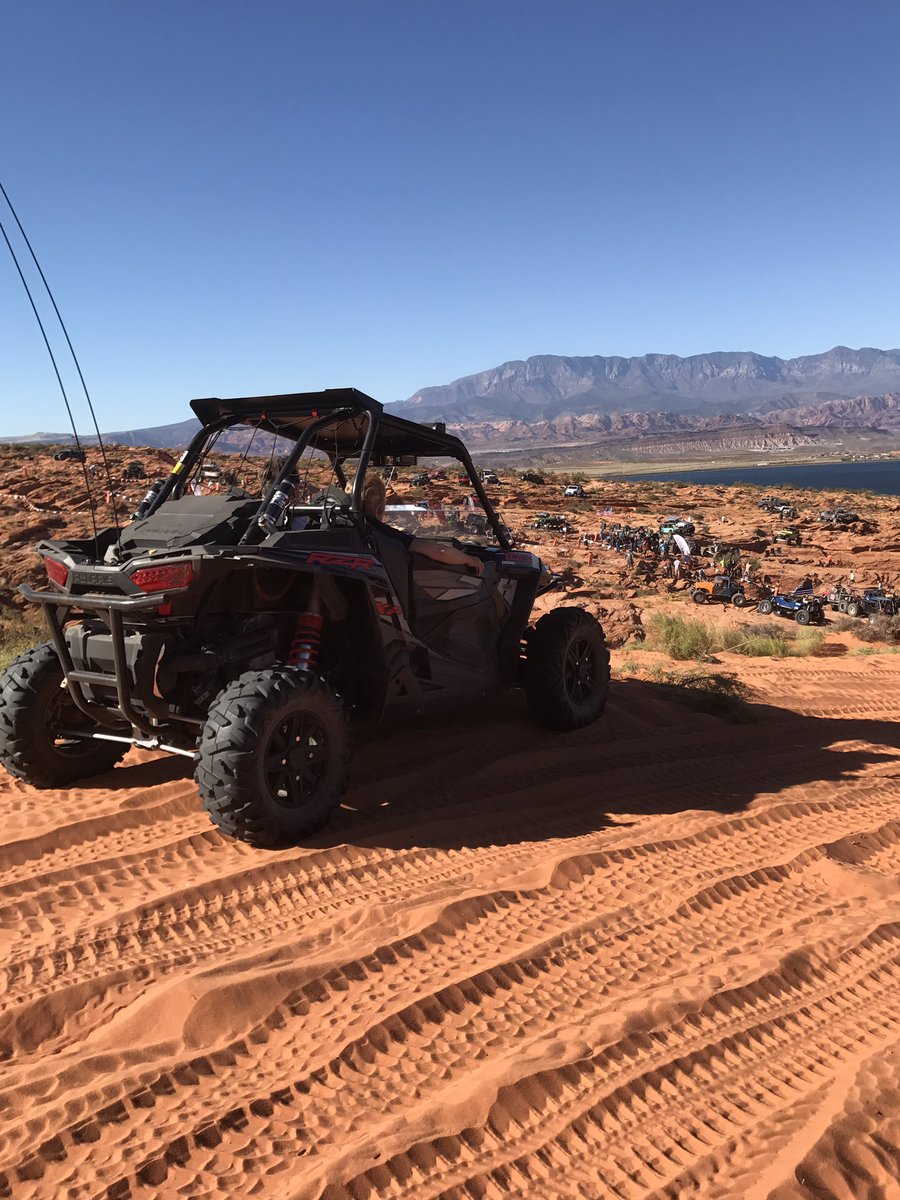 MelanieBehunin1's tweet photo. Great riding at Sand Hollow @VisitUtah @HurricaneCityUt #UtahSP60 #Diamondsofutah https://t.co/1HbVqR6HFn
