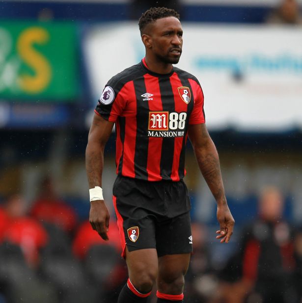 Happy 35th birthday, Jermain Defoe.
475 games
159 goals 
Truly a legend 