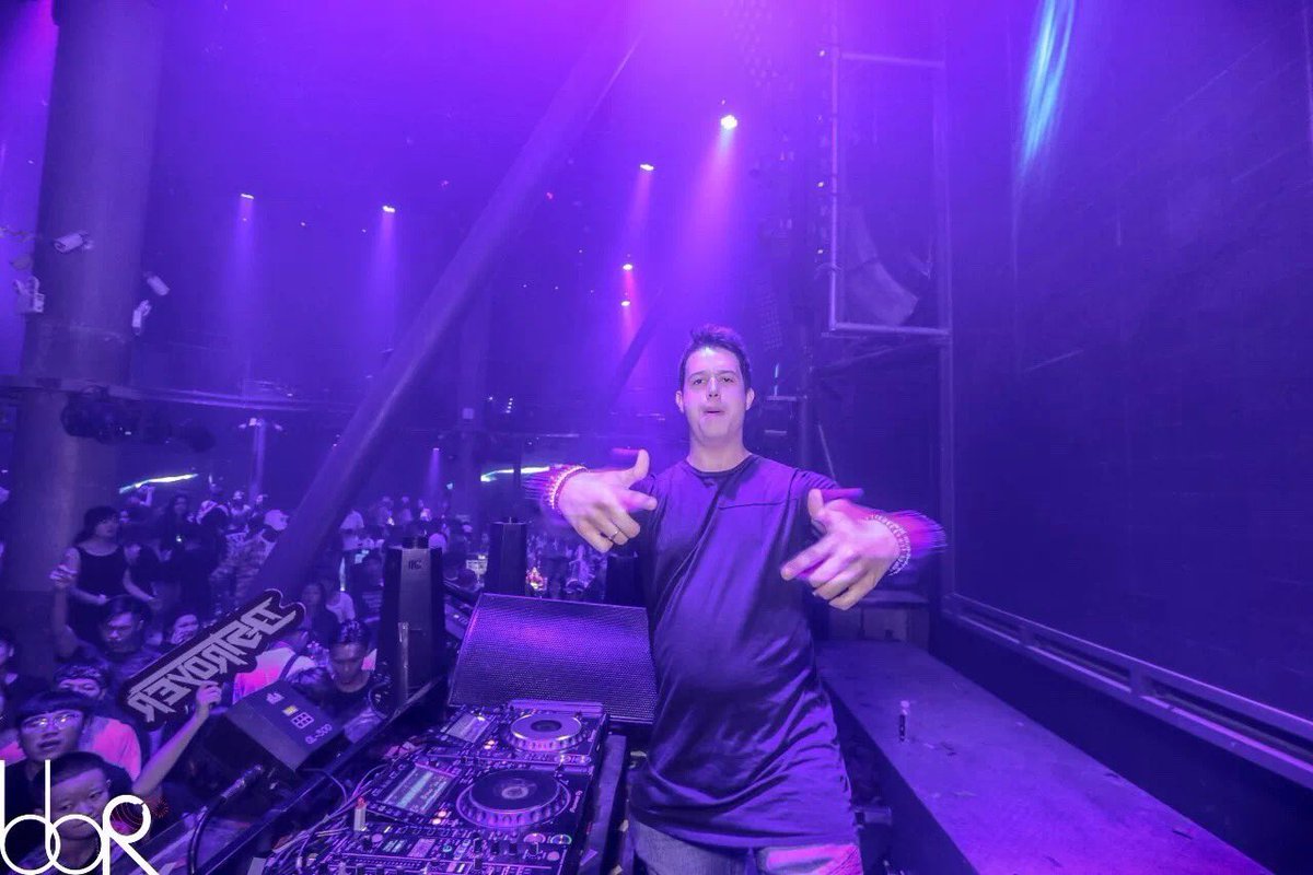 Club_bbR's tweet photo. ⭕️bbR•Moment | immersed in the electric wave with @dstroyerdj ! OCT 3.⭕️ ✨✨✨✨✨✨ #dstroyer #CLUBbbR https://t.co/whnJLzINQF