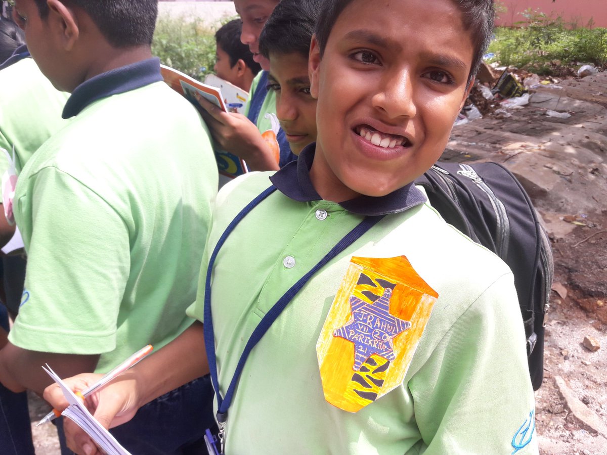 natnixskools's tweet photo. These kids ain't afraid to get their hands dirty. Nandini Layout area survey #blackspots #globalcitizen #SwachhBharat @parikrma https://t.co/zFfonRxyeg