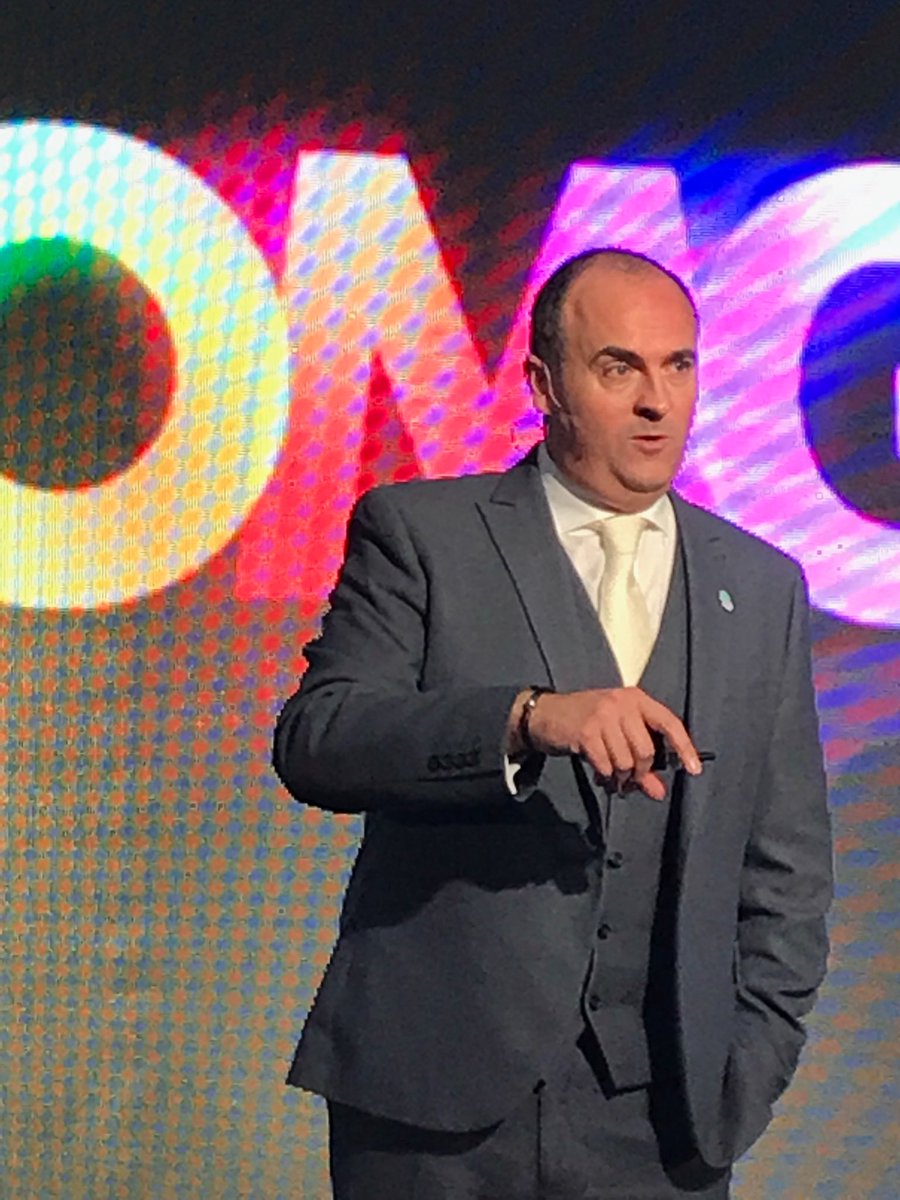 CentrepointAL's tweet photo. How good is @GeoffRamm? Great to have him back again at #CAAPS2017. Inspiring. https://t.co/LxCIPxs3hC
