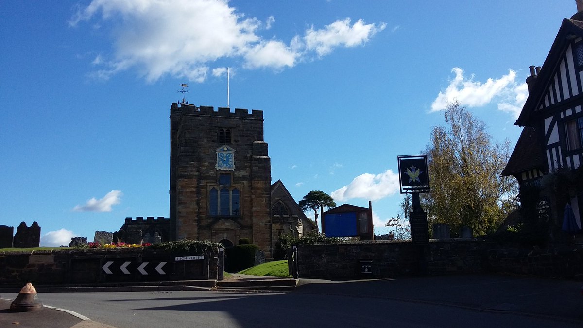 WhiskeyCyclist's tweet photo. Church at #Goudhurst and a pic of the high street #CycleKent https://t.co/ayobcLEXRb