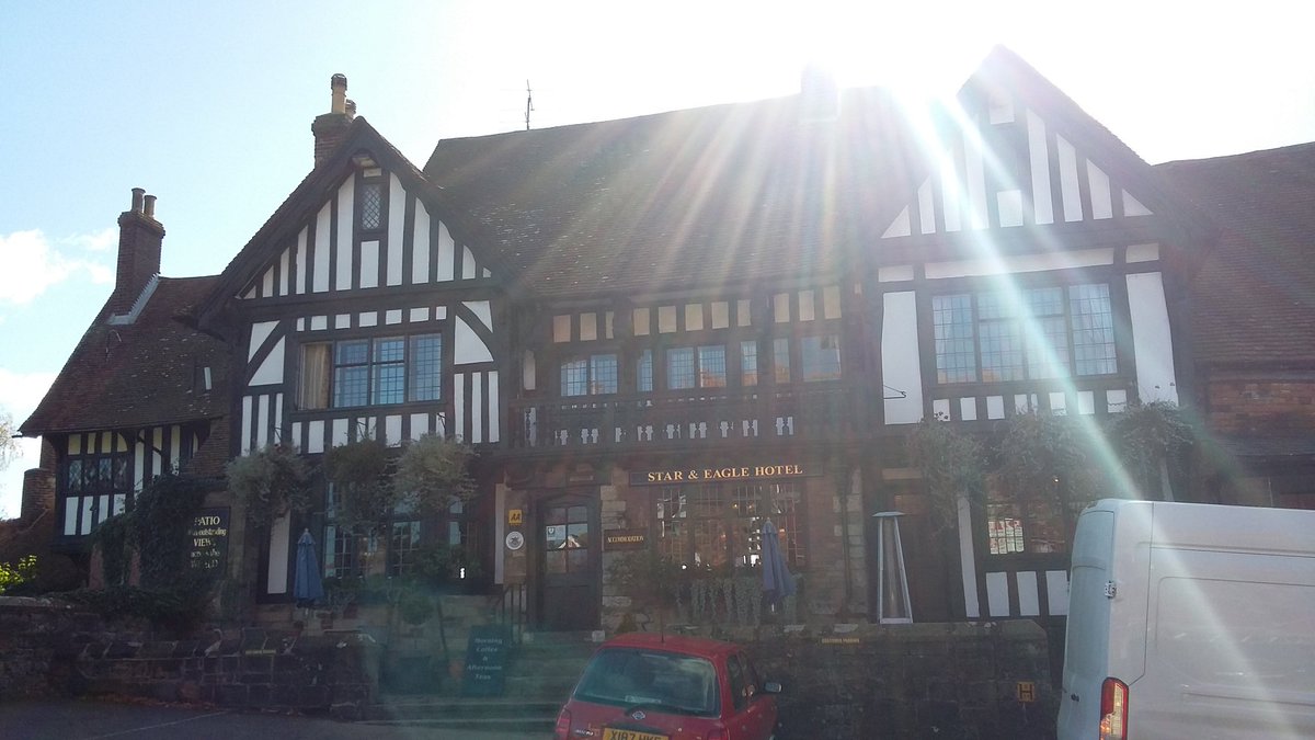 WhiskeyCyclist's tweet photo. Church at #Goudhurst and a pic of the high street #CycleKent https://t.co/ayobcLEXRb