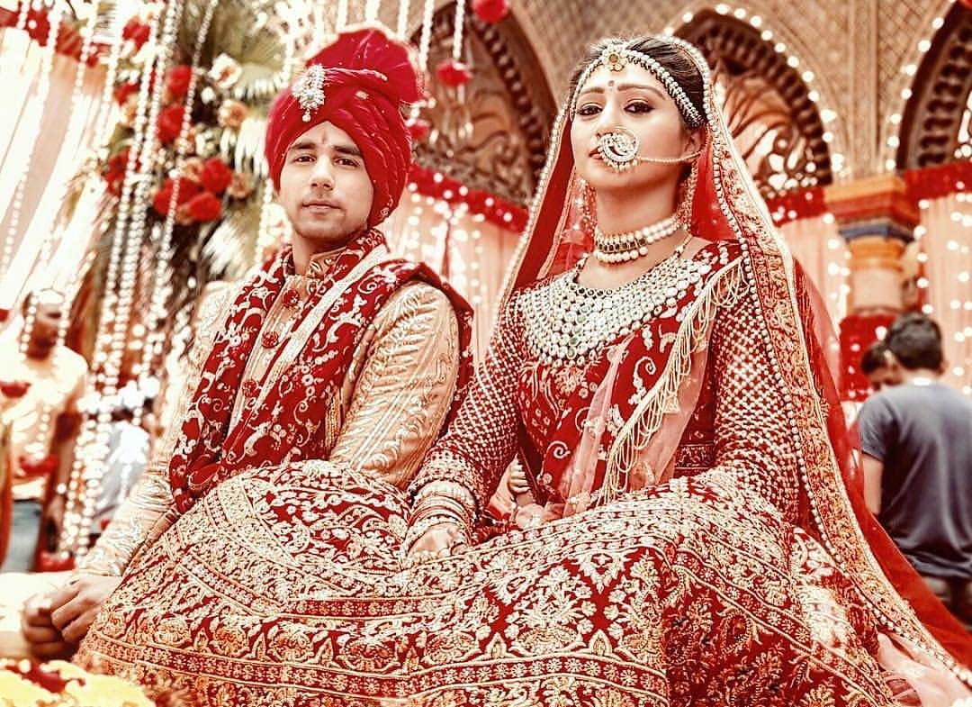 Yeh Rishta Kya Kehlata Hai - Naira, Kartik join Keerti Naksh on