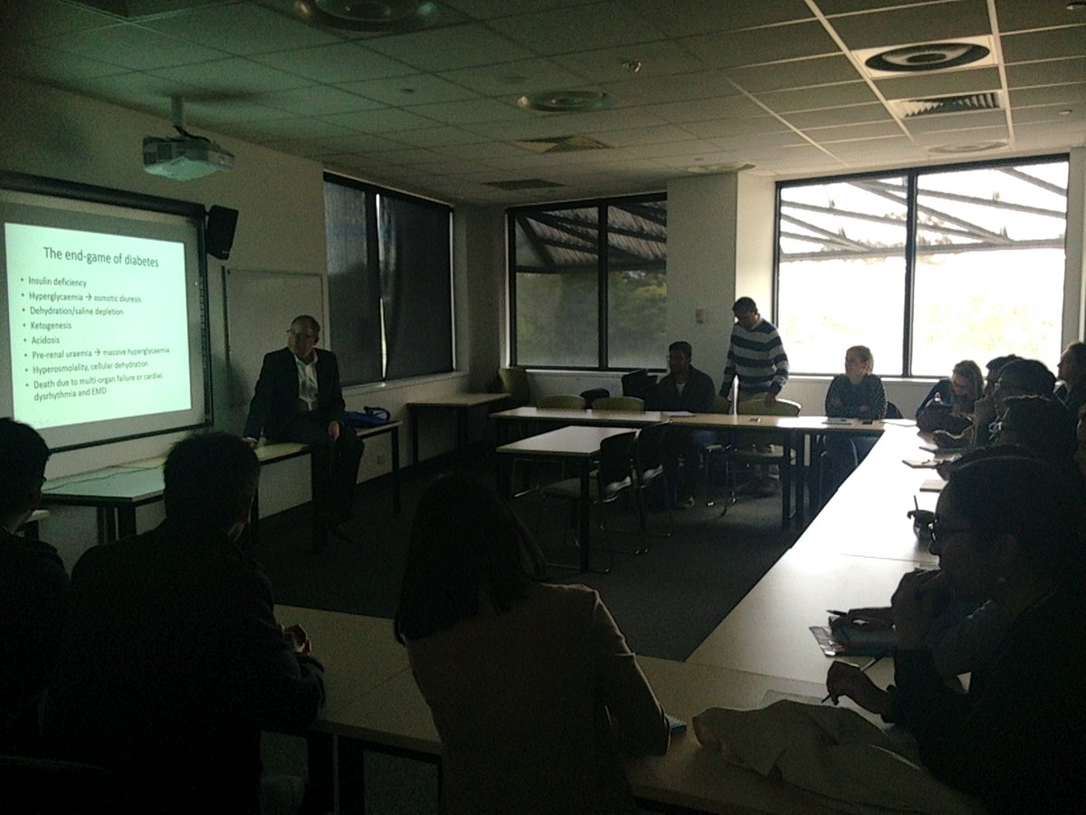 EHCSMonash's tweet image. Delegates hard at work in our Round Robin sessions. 
@easternhealthau @RACPtrainees @TheRACP @Prof_IanD #RamNagACM2017