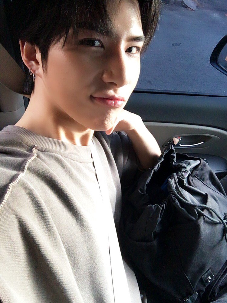 DLhLYAhVoAAxPlF.jpg:large