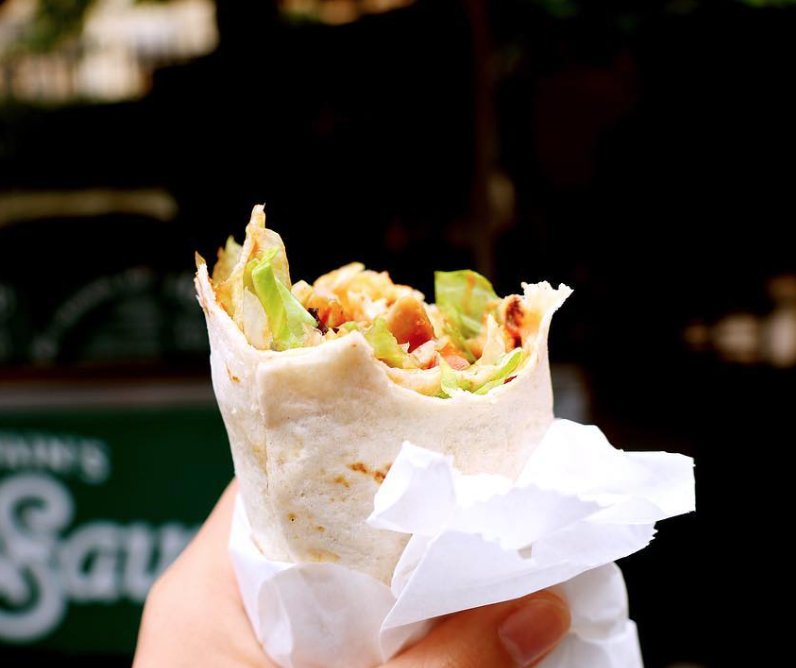 APPLEBEESFISH's tweet photo. Share a 📸 from your trip to Applebees and we'll give our fave a #free fish wrap; ends Fri 13th Oct! Use #ApplebeesFish @boroughmarket https://t.co/RW3vPTIUC7