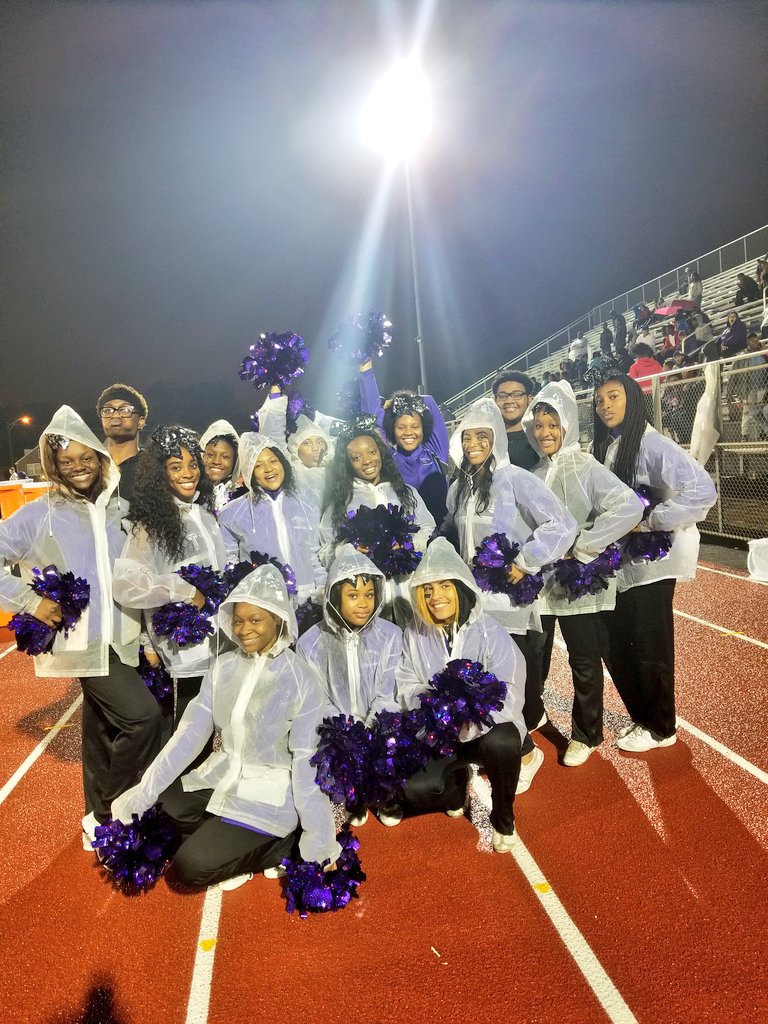 TTHSCheer's tweet photo. HoCo 2017 in the rain https://t.co/cpHspmfKyW
