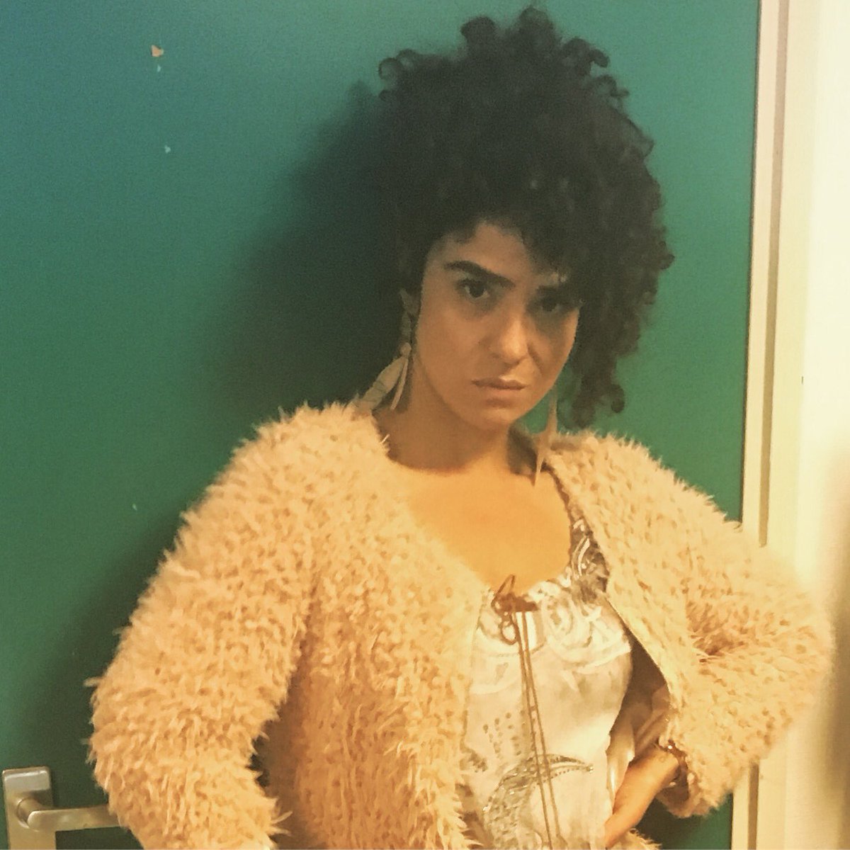 Meet 'Mel'
Cuddle with caution, she might bite..
First day of shooting for 'De LuizenMoeder' 🎉
#BingFilm&amp;TV
#AvroTros