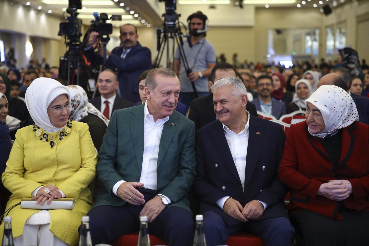 Başbakan Yıldırım, Cumhurbaşkanımız @RT_Erdogan ile birlikte AK Parti 26. İstişare ve Değerlendirme Toplantısı'na katıldı.