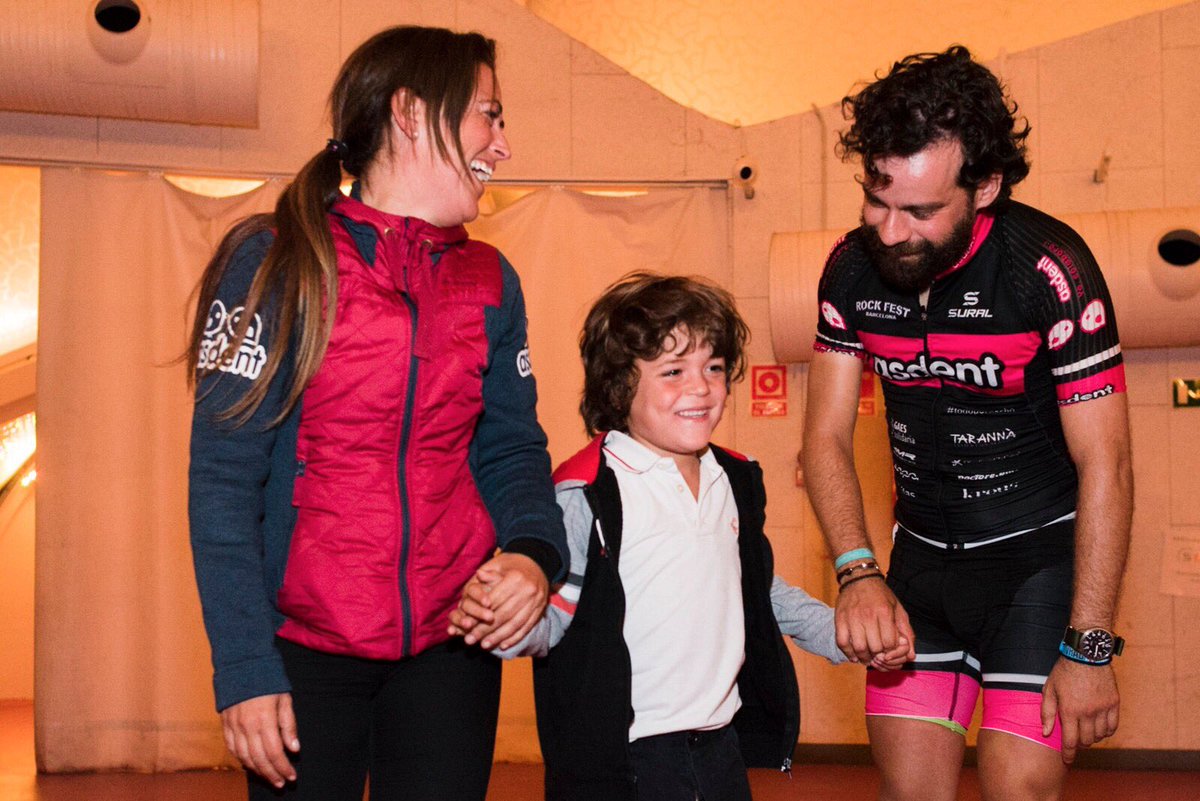 AyuntamientoVLL's tweet photo. Ha venido #Nacho a #CúpulaDelMilenio a agradecer a #SergioMonge su reto #SerGuinness x #EnfermedadDeDent 💚
#TodosConNacho
(Foto: @s_volpini) https://t.co/Bh0fi0Xz9v