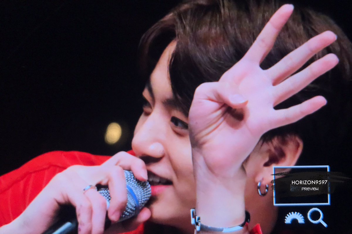 horizon_9597's tweet photo. 오늘 또 반지를 줬어요 ㅠㅠ ❤️💍 고마워요 ㅠㅠ https://t.co/5x9E0lpAPQ
