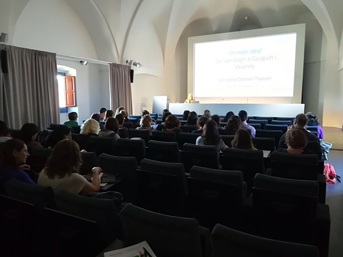 EspaiC_Thyssen's tweet photo. Aquest matí a #ECT17 Un Món ideal a l'abast d'una quarentena de docents en la formació matinal. https://t.co/IBQGpIJ80d