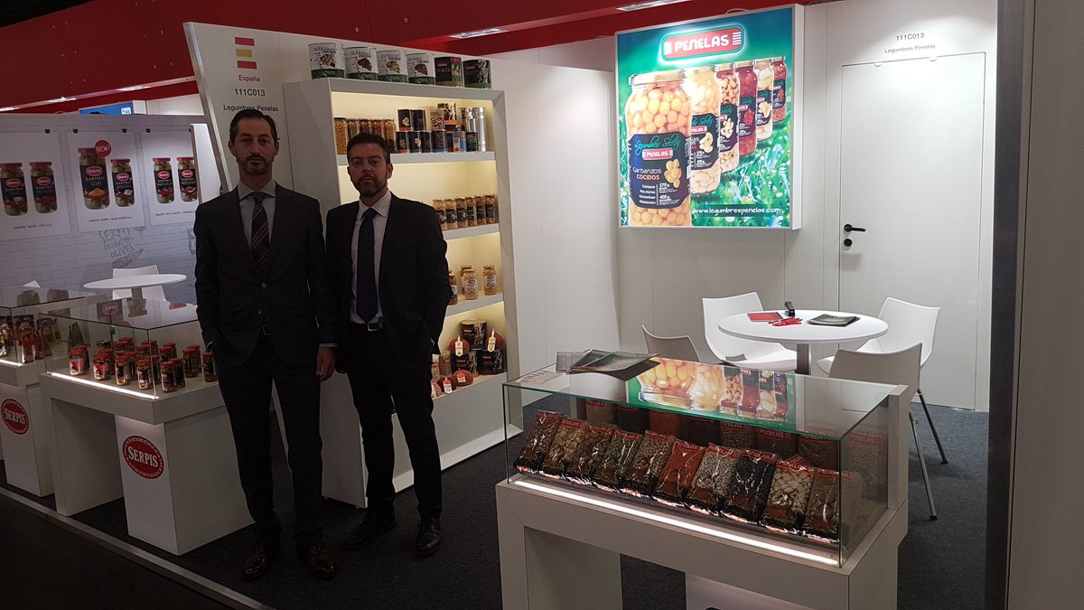 PenelasSL's tweet photo. Otro año más estamos en #Anuga2017. Comienza la feria!!! 
Let's start the show!!!
#Colonia #Koeln #legumbres #pulses https://t.co/oQegqEv4TD