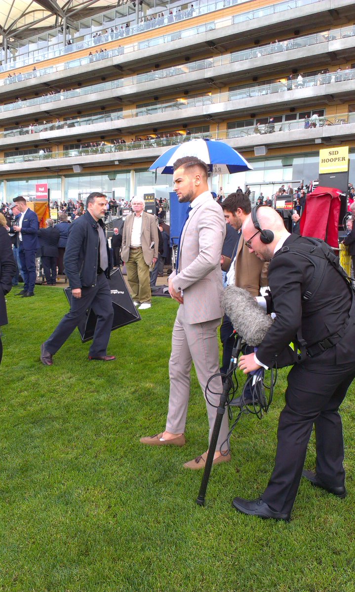 ascutts's tweet photo. What a top bloke and cool dude @chrishughes_22 is, signing racecards and posing for photos at Ascot in between filming - and having a punt. https://t.co/3gZkv00pOK