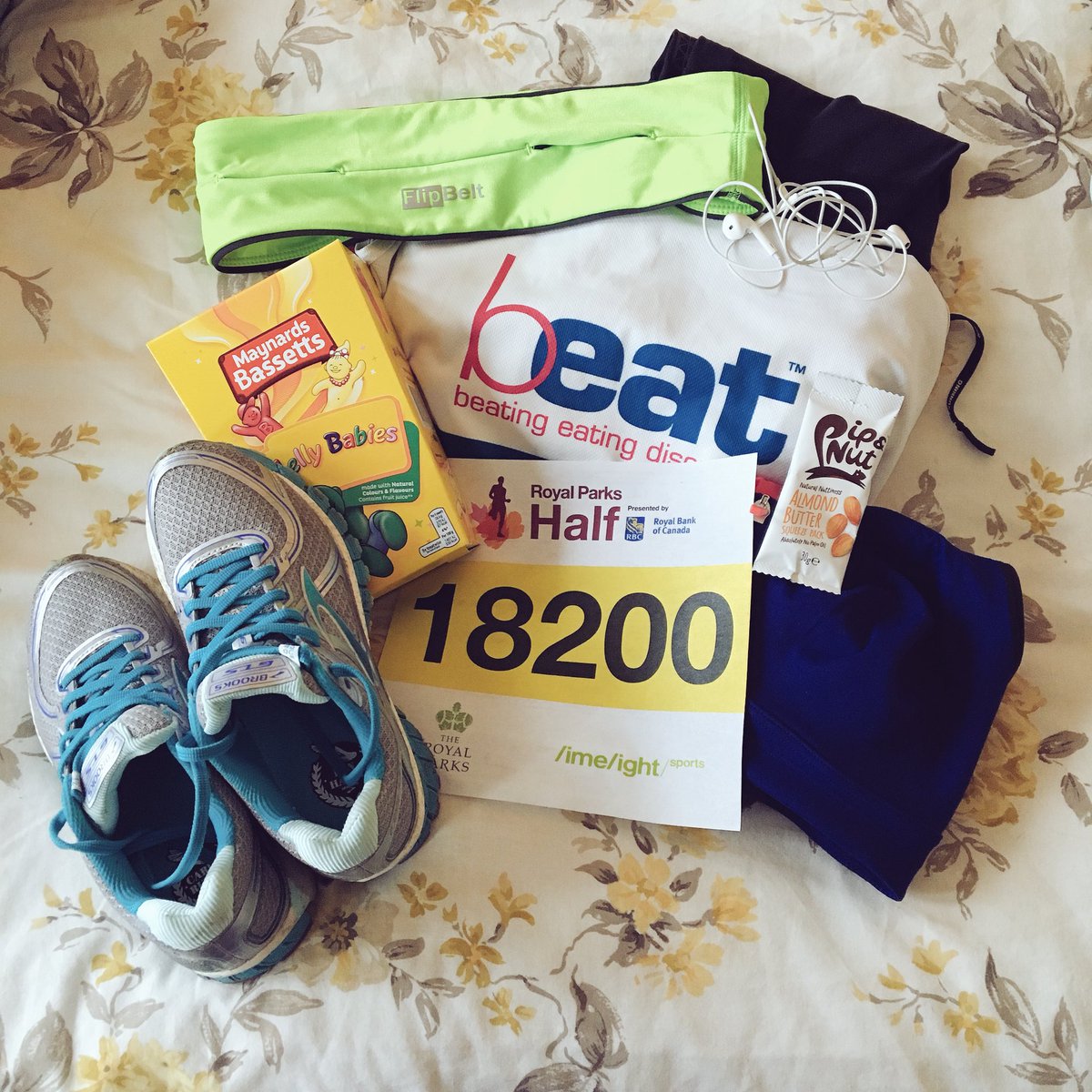 JulesRees13's tweet photo. Race prep... 🏃♀️#londonherewecome #OMGitstomorrow #tenyearsrunning #royalparkshalf #runchat @beatED @RoyalParksHalf @pipandnut @FlipBelt https://t.co/C6lsmtmhuq