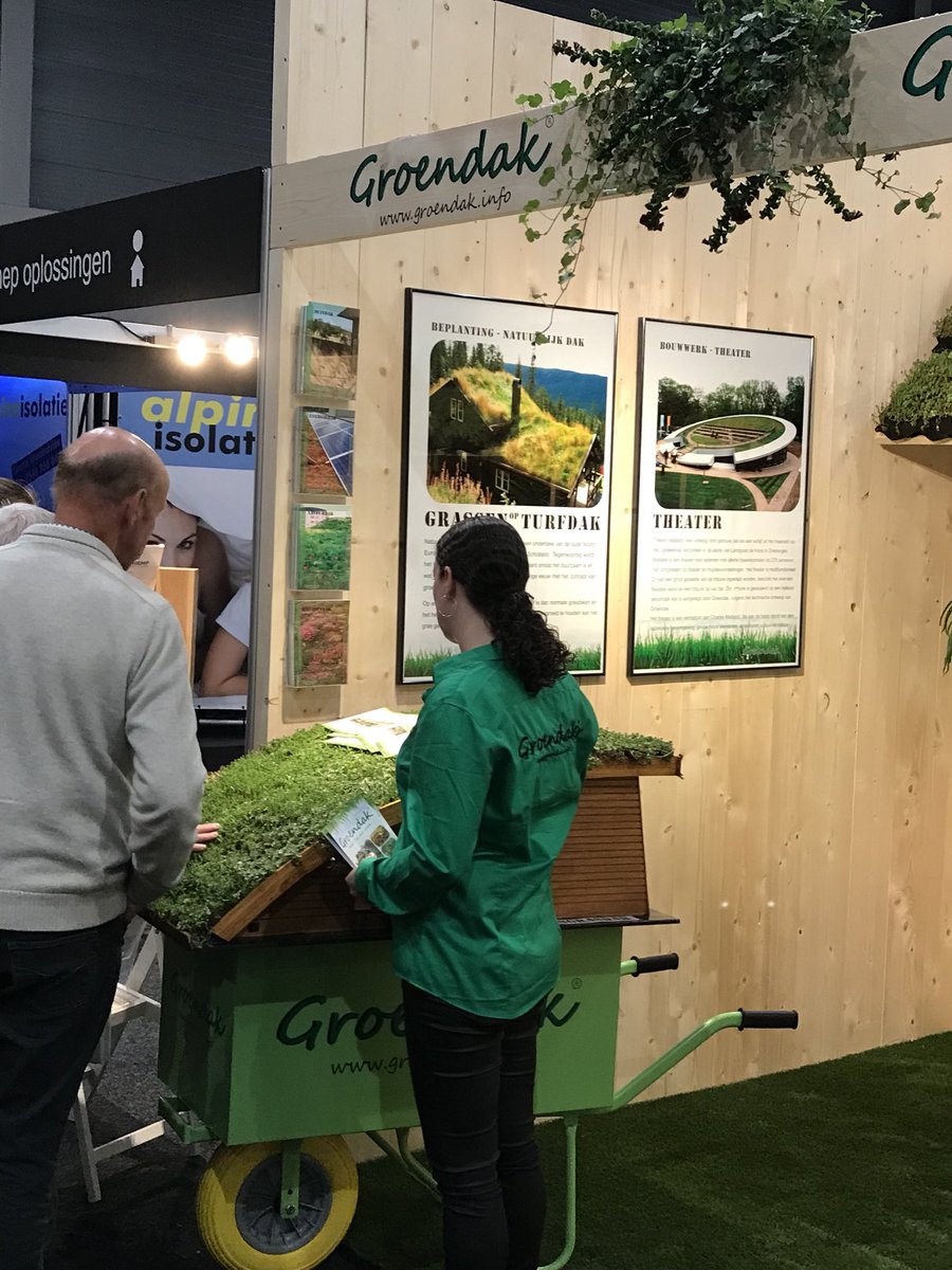 MetGroen's tweet photo. #BeursEigenHuis GROENDAK is er bij. Ook eigen huisbezitters willen een goed groendak. Kom vandaag of morgen naar #utrecht #jaarbeurs https://t.co/Ys8vClFBXi