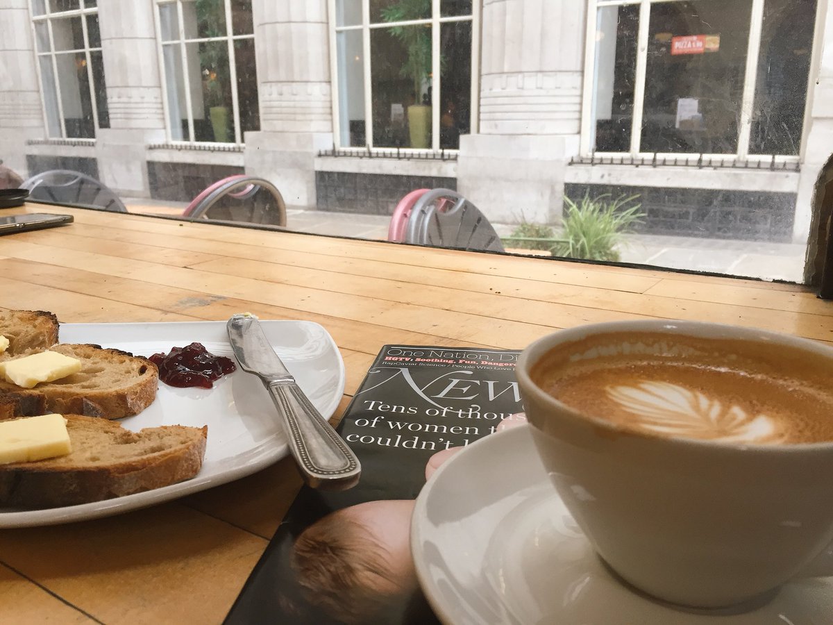 orangegirlnz's tweet photo. @Fleetriver I have arrived! And got my fav spot 🍞☕️🍊😀 (cc @AshTag_86 ) https://t.co/LuzFjwN4eL