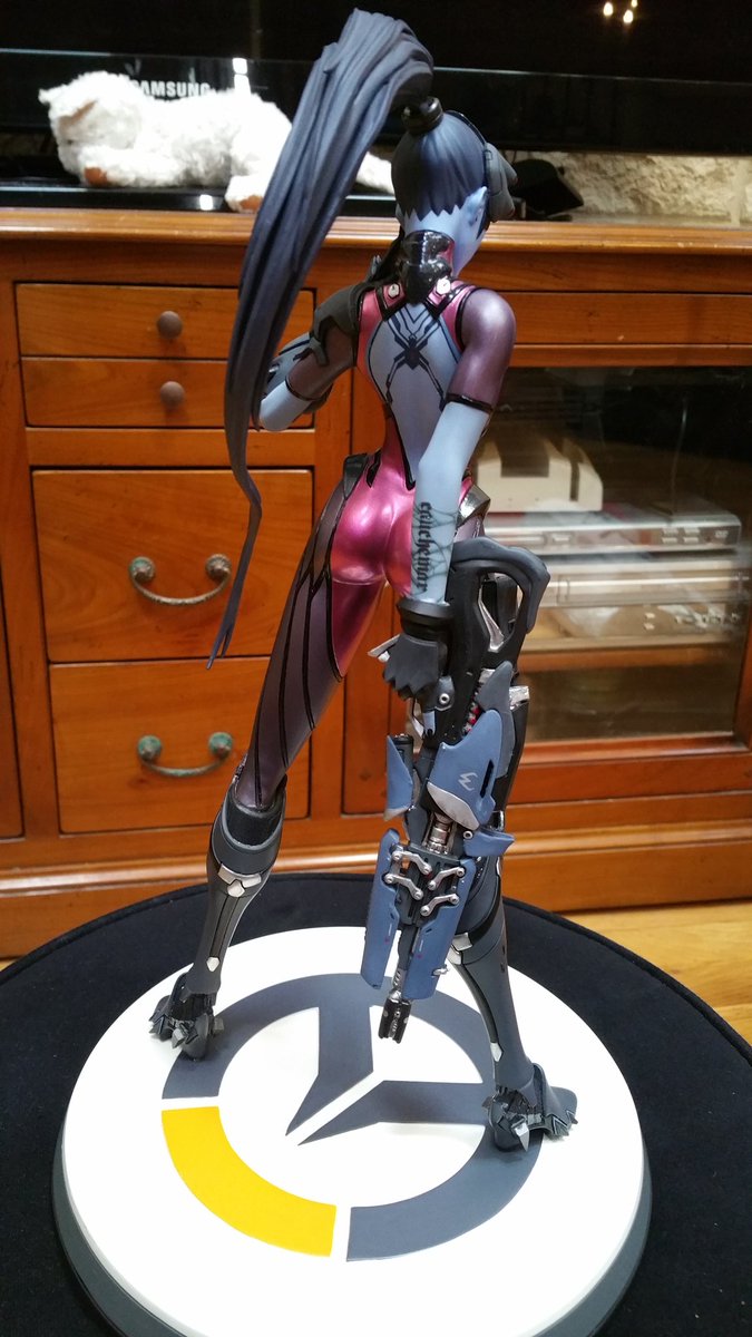 azure_cosplay's tweet photo. She's SO BEAUTIFUL <3
I'm in love.
#Widowmaker #overwatch #widowmakerstatue https://t.co/HGBcYSWKoE