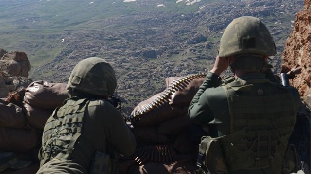 yenisafak's tweet photo. Diyarbakır'da 5 PKK'lı terörist öldürüldü
https://t.co/tZTeE1VSJi https://t.co/sUl2MJW0VP