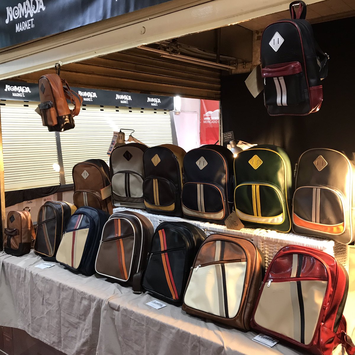 cuarterbag's tweet photo. Toda la colección @cuarterbag os espera en @nomadamarket en @MercadoCebada hoy y mañana de 12 a 21 horas #planMadrid https://t.co/vtYPDo0QEr https://t.co/4nJCQWBuui