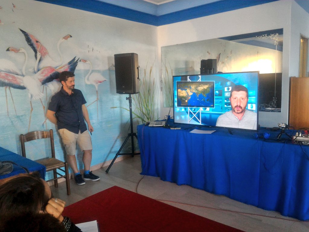 bennaker's tweet photo. Leonardo Vannucci, alias @LioKlingo, presenta un video di @lionkingo. Inception? 😱 No, esempi pratici del "fare". #YouSinis #SocialSaturday https://t.co/gPU7ssQJ4Y