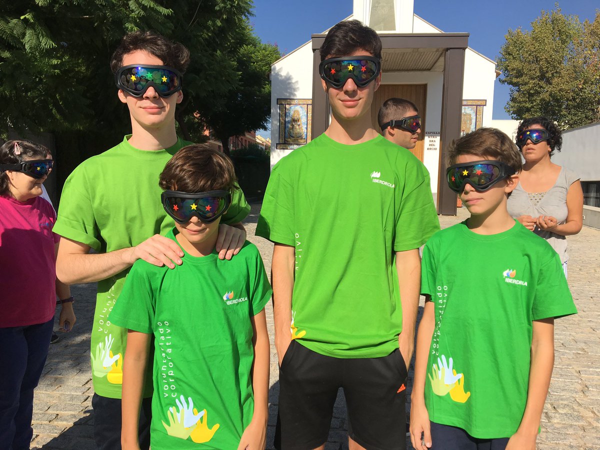 sanchezuriarte's tweet photo. SEVILLA #sumateasumar #voluntarios en la piel de personas con #discapacidad sensorial https://t.co/kvETpxzm03