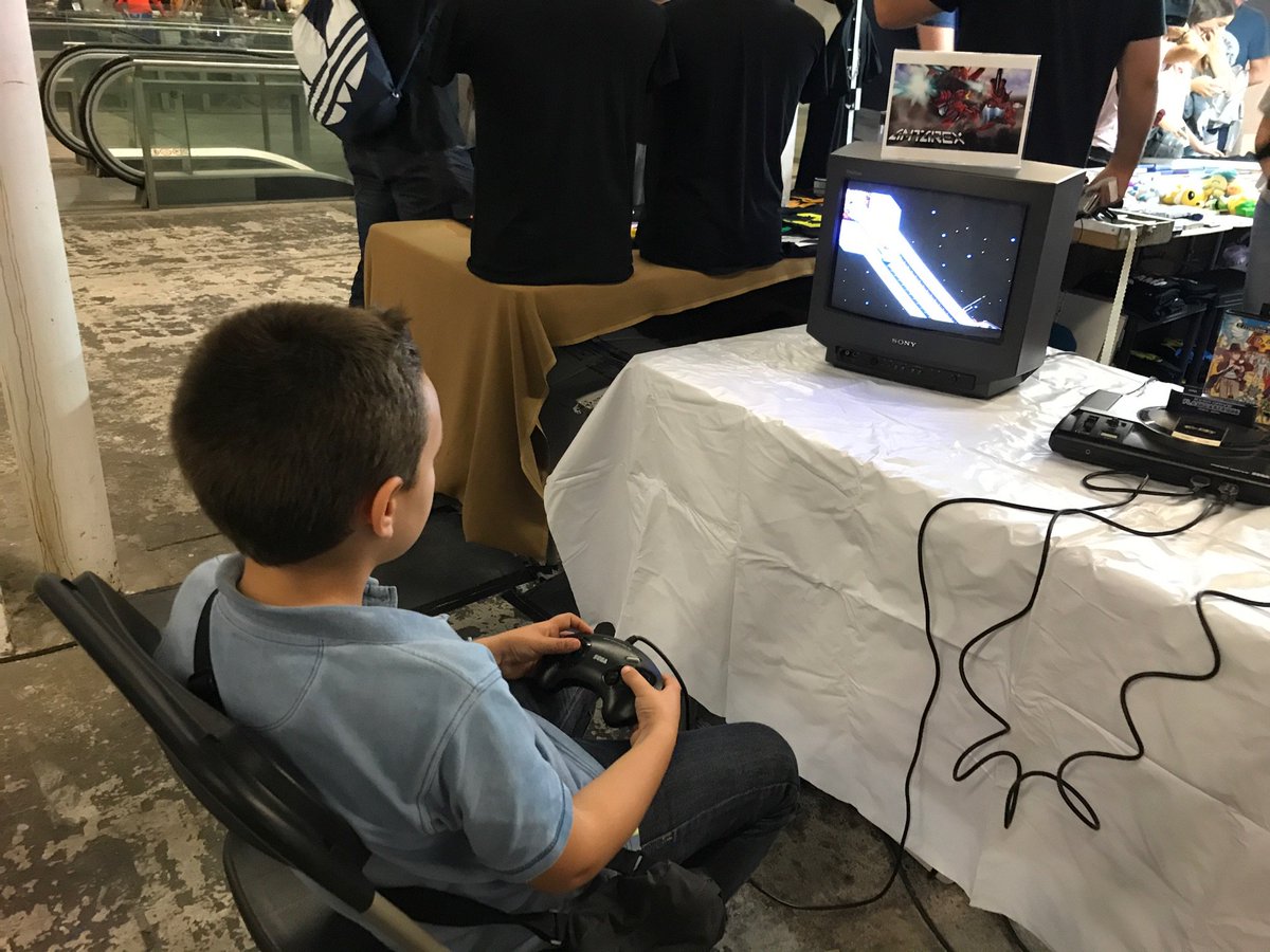 projectantarex's tweet photo. En @retrobarcelona las nuevas generaciones también juegan a #Antarex ! ❤️ https://t.co/4RMAJbz4fy