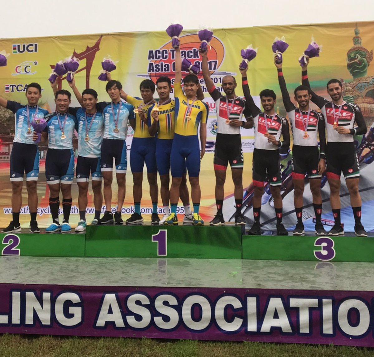 CyclingUAE's tweet photo. منتخبنا يحرز برونزية سباق المطاردة الفرقية بكأس آسيا في تايلاند UAE National Team wins bronze medal 🥉 in Asian Cup #Thailand https://t.co/IIfdGu7qKC