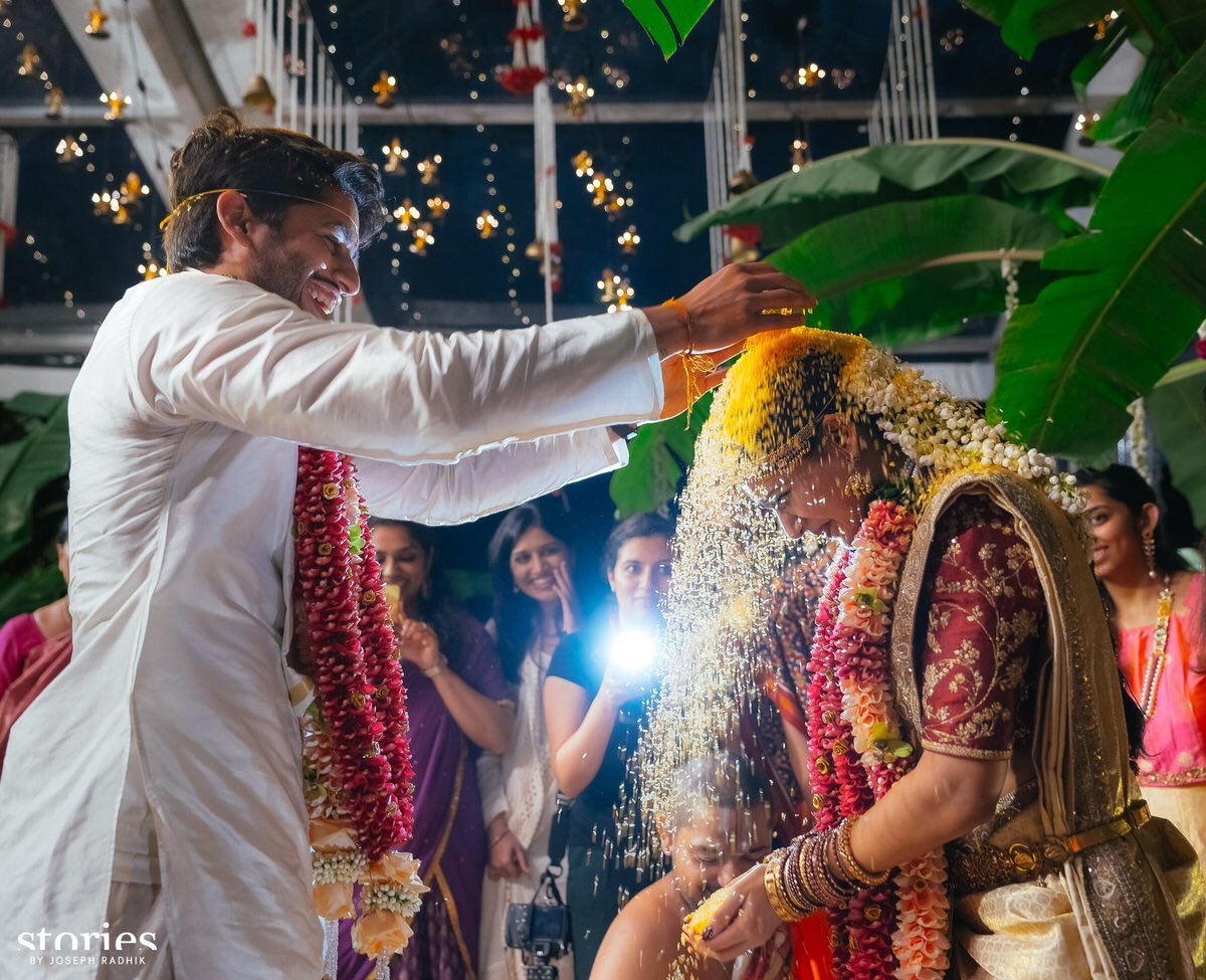 RanaDaggubati's tweet photo. And that's how happiness is suppose to look. My big happy family just got bigger and happier. @Samanthaprabhu2 @chay_akkineni https://t.co/QJNDj1Xf7a