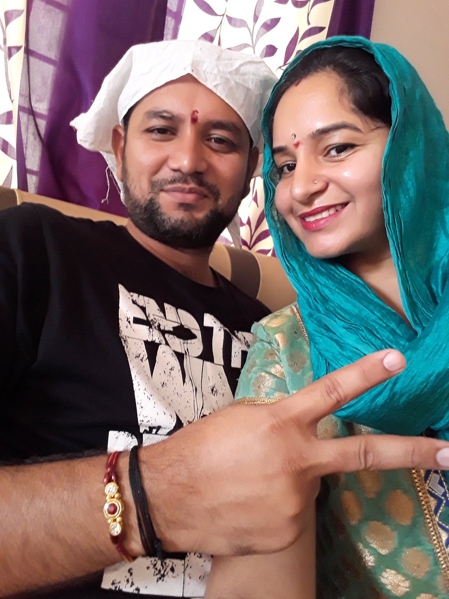 Reena_Rana2015's tweet photo. @BigBazaar #PyarKaTyohaar #BigBazaar Here is my precious moments picture 💝 https://t.co/lmKBqa4qjz