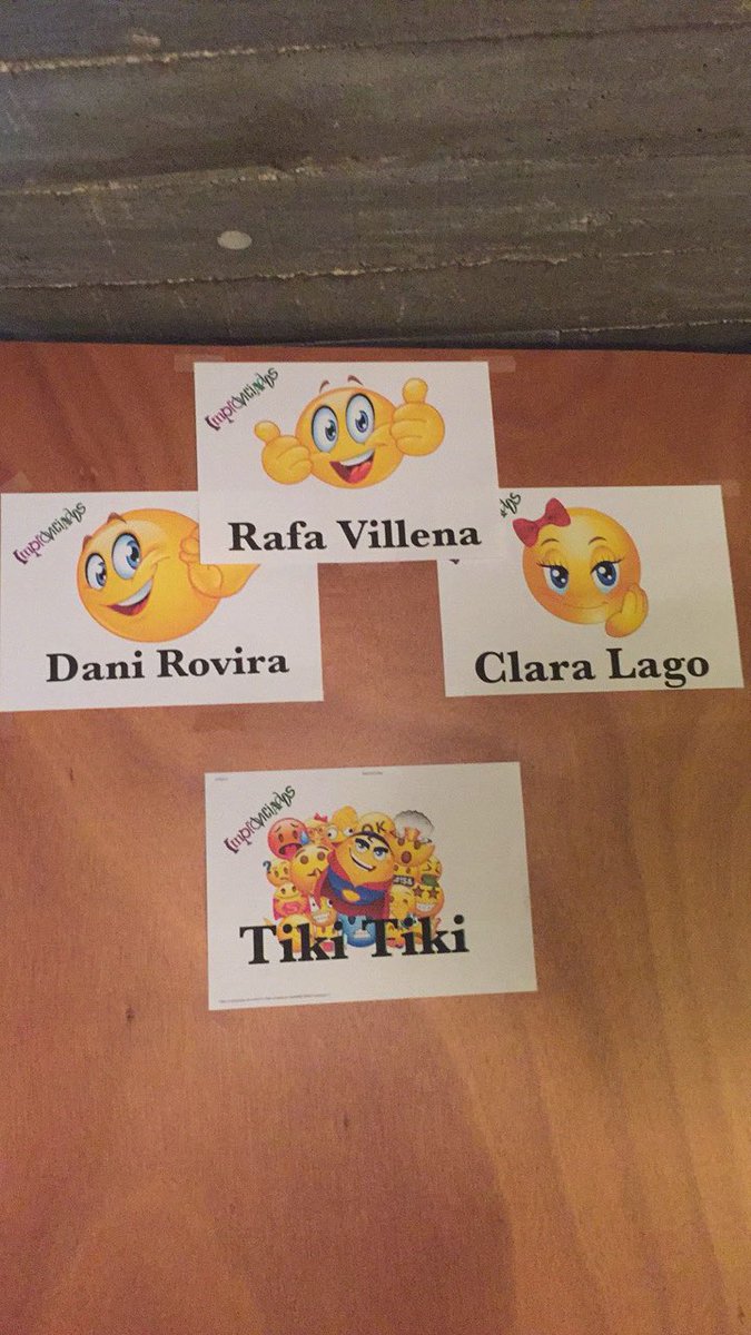 ClaraLago1's tweet photo. Muy fan de nuestro camerino en el #teatromanuelrojas de #Badajoz 😂👌🏼 #321impro #improviciados @fund_ochotumbao @MiPrincesaRett https://t.co/66siYM7rZn