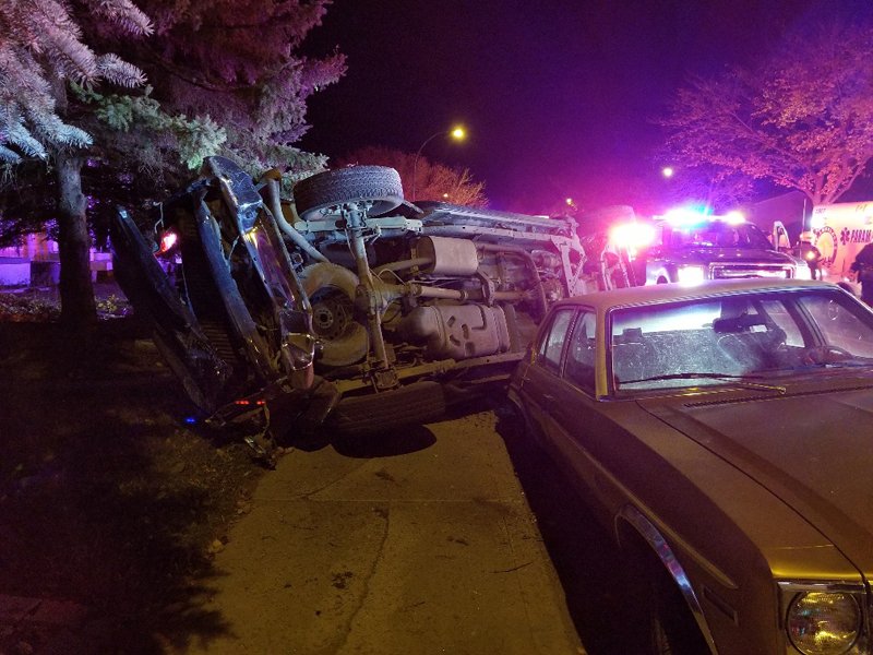 Four Teens in Hospital After Overnight Crash dlvr.it/Pt1Rz0 https://t.co/SyS87yb0WI