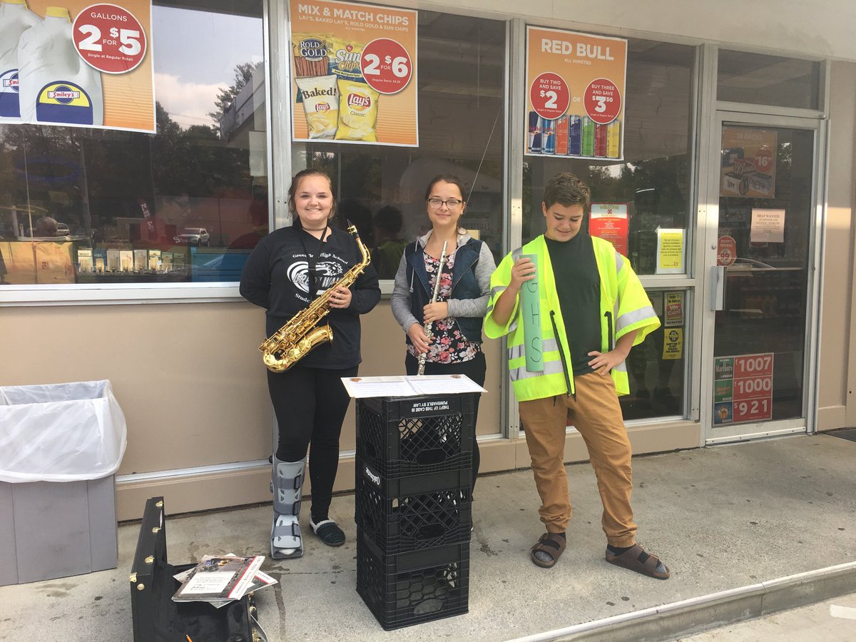 Good music too @ Circle K! Come &amp; fill up to support GHS! <a href="/GHSStuCouncil/">GHS Student Council</a>