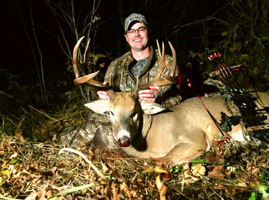 Congrats to Lee Hicks with his awesome #alberta #whitetail he got with his #killnstix #ventilators.
#bowhunter #huntinglife #nature #archery