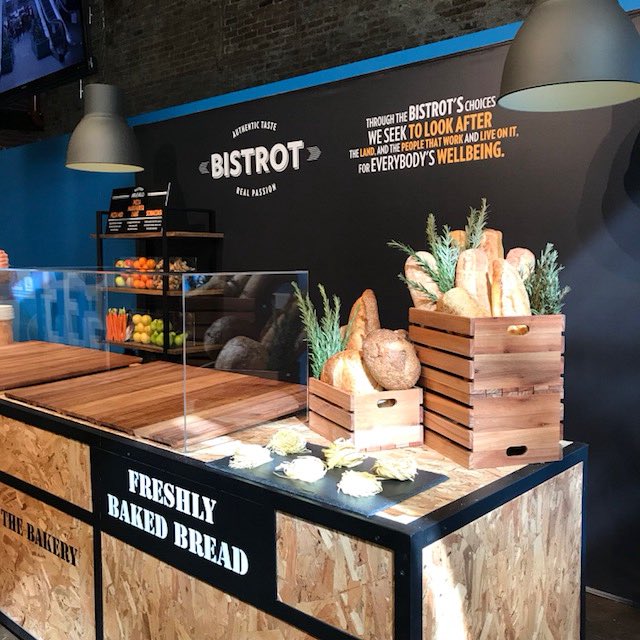 valentinatozza's tweet photo. Autogrill festeggia i 40 anni al TechFest di New York ... con @Autogrill_it si parla di futuro del cibo... #AutogrillGroup40 #TNYtechfest https://t.co/4fd9HaN8b7