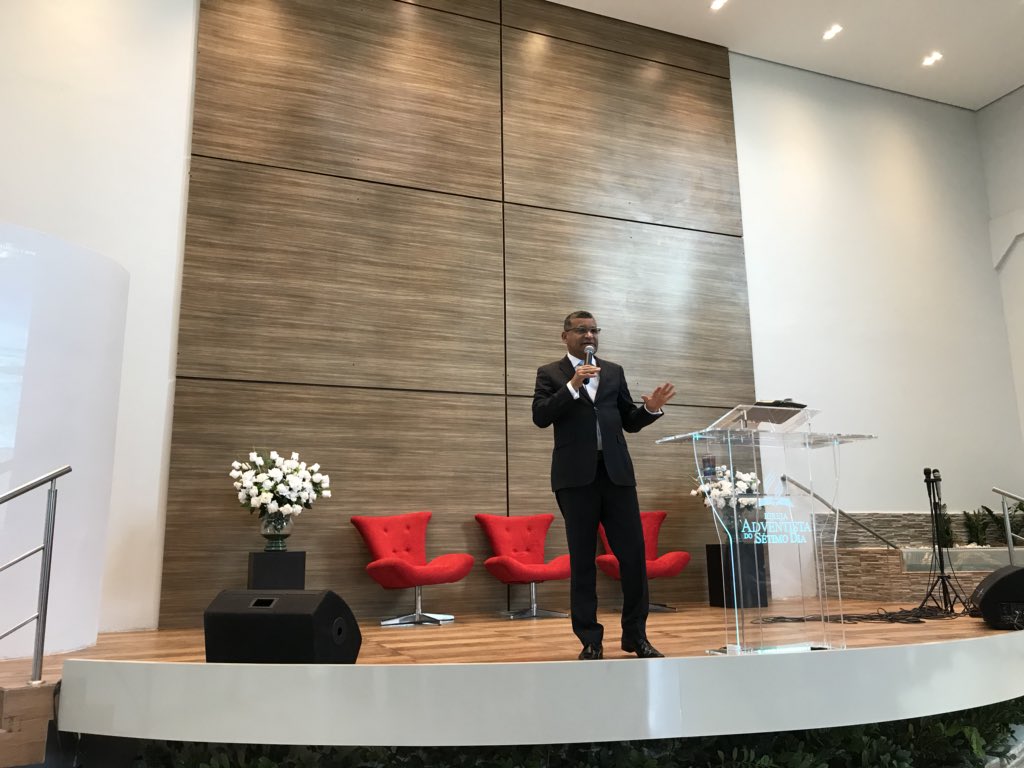 fabiosantanacs's tweet photo. Pr Jurandi Reis, Prega nessa manhã na Igreja do Salgado. https://t.co/DSupNLPCS8