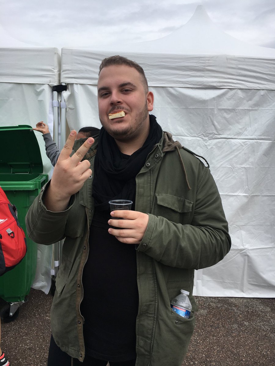 eventdrive's tweet photo. Pour le CM "Après l'effort, le réconfort !" 😂😂 #Eventdrive #TechRun2017 https://t.co/OX8UCc6sDs