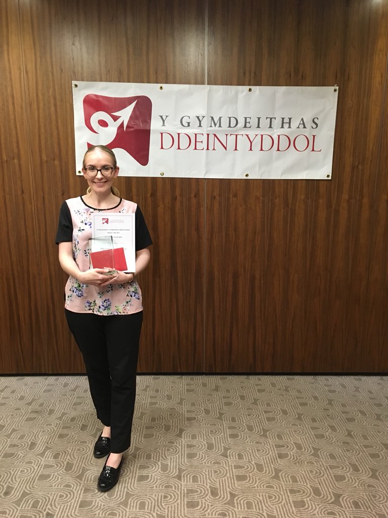 Llongyfarchiadau Sioned ar ddod yn fuddugol! #dannedd17 #TlwsBMJ