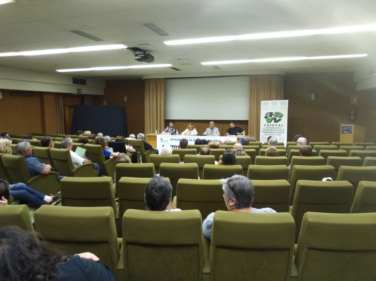 vecinalvall's tweet photo. Mesa redonda #cavecalsostenible con representantes de la junta diputación y ong @cavecal_ https://t.co/24KnMoQT2H
