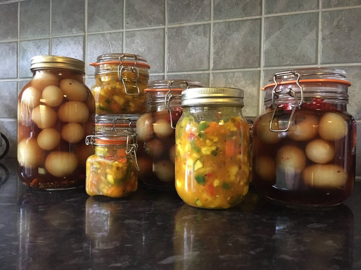 lizzie21young's tweet photo. All done ! Pub time #pickling #picallili #countingdown #parsonlaneshoot https://t.co/epsIKP9e5H