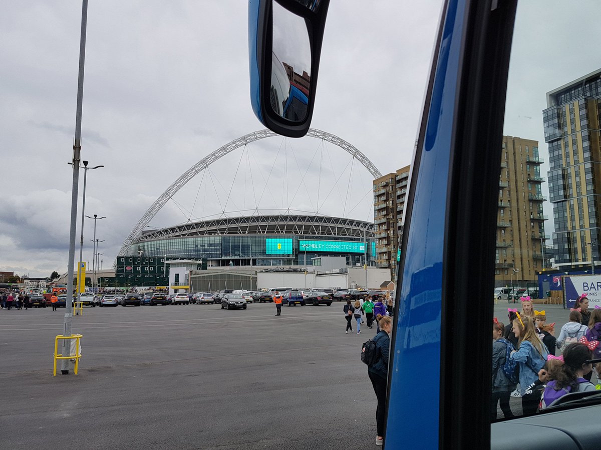 PeteBerry11's tweet photo. Sat at Wembley for the girl guides big gig @D_Hoskins76 @TouristCoaches @S78Smerdon https://t.co/quKHmJgNDb