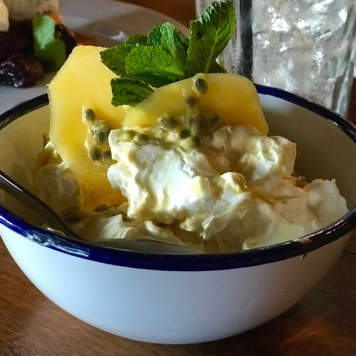SUA_online's tweet photo. Going straight for the puds... unbelievably delicious desserts at @CoxsYardStrat 🍨 #SUAsaturday #YesTheyReallyAreAllPuds https://t.co/4ZxjUgeUYo