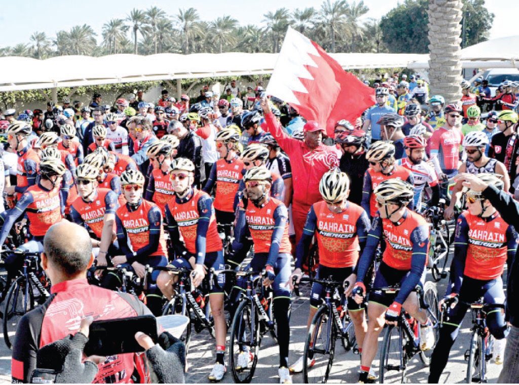 DARRAJATI's tweet photo. نبارك لفريق محترفي #دراجتي #SDT  تحقيقهم المراكز الثلاثة الأولى  في سباق #مملكة_البحرين اليوم 🏆 https://t.co/2GP6pFXoYD