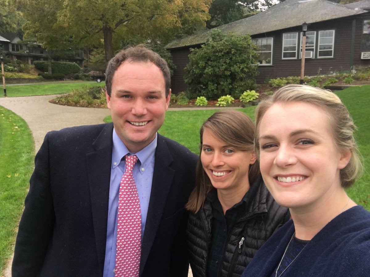 CoachToffey's tweet photo. Great visit @EaglebrookEBS fun 2 c former @CheshireAcademy faculty member Ms.Reuss #Eaglebrook🚌C.A. #ib #ca1794 https://t.co/KxCzzIq7iq