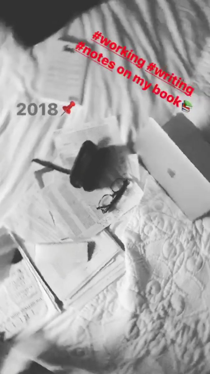 DuffMckaganArg's tweet photo. @SuHolmesMcKagan trabaja en su libro que será editado en el 2018!!!
📷Susan
#neebook #susanholmesmckagan #DUFF #model #rockwife #Family https://t.co/awOrhwzqDt