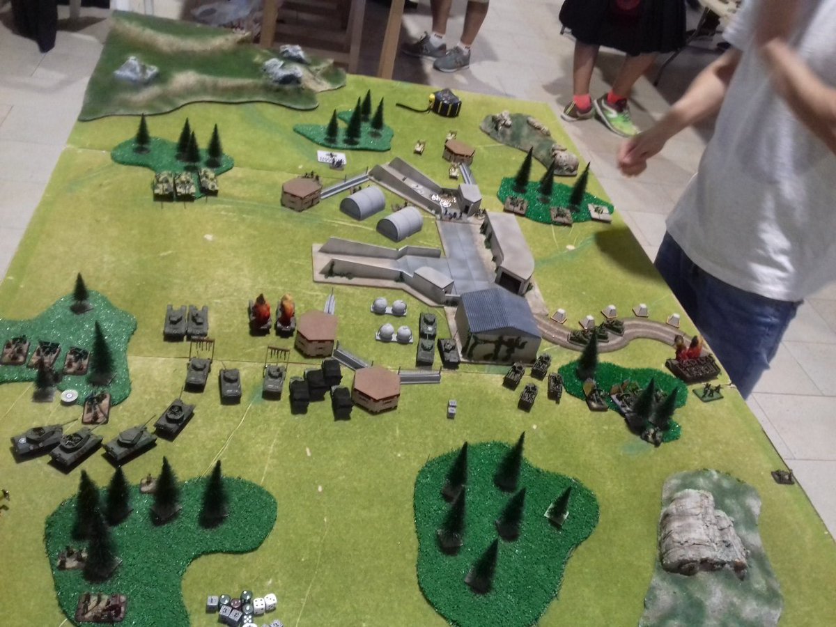 PanzerHammer tweet media